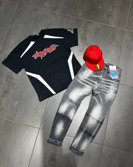 T-shirt + Jeans
